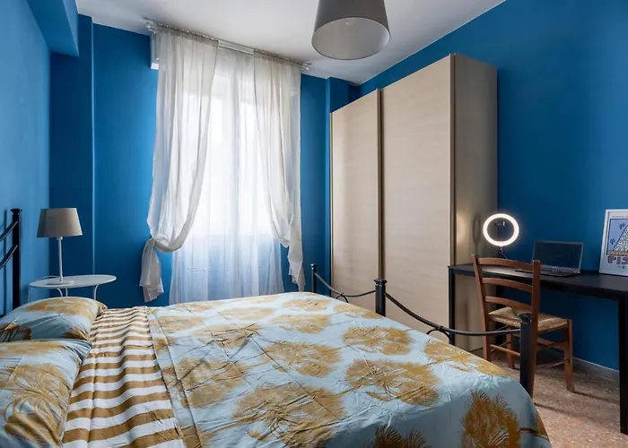 Station Close To Train & Attractions